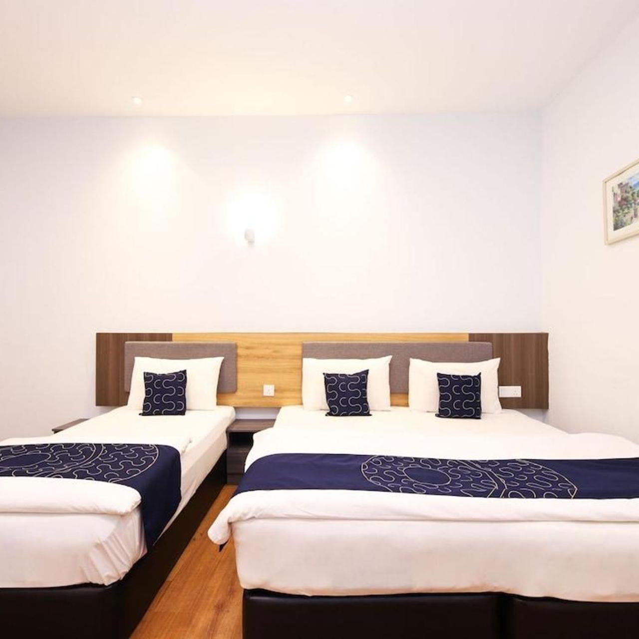 Agape Hotel Selayang Batu-grotten Buitenkant foto