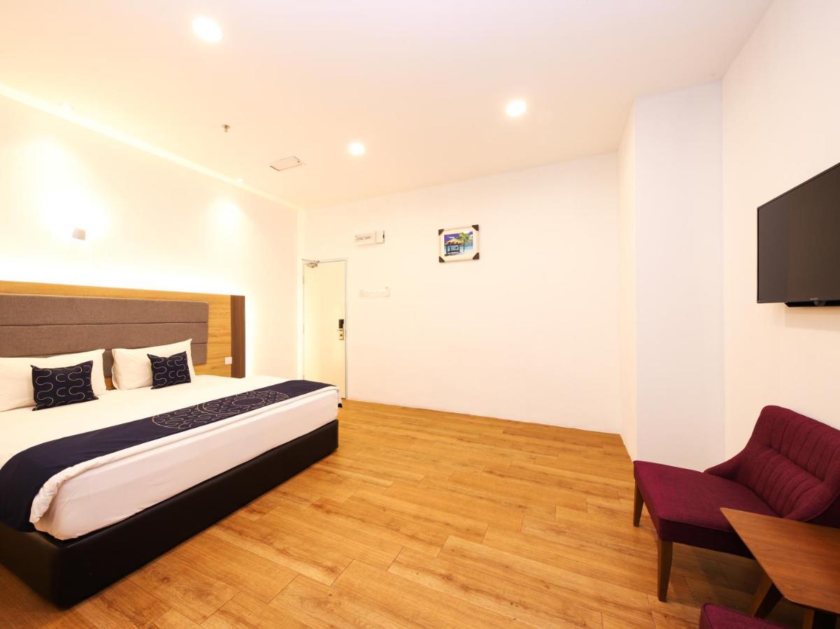 Agape Hotel Selayang Batu-grotten Buitenkant foto
